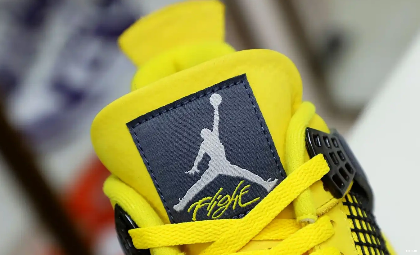 AIR JORDAN 'LIGHTNING' 2021 AIR JORDAN 4 RETRO 0606